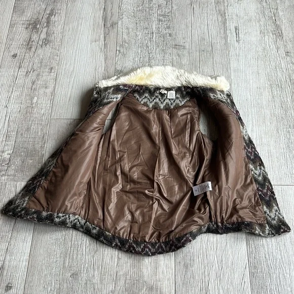 Miss Me Bling Vest Size M Sequin Beaded Southwest Design